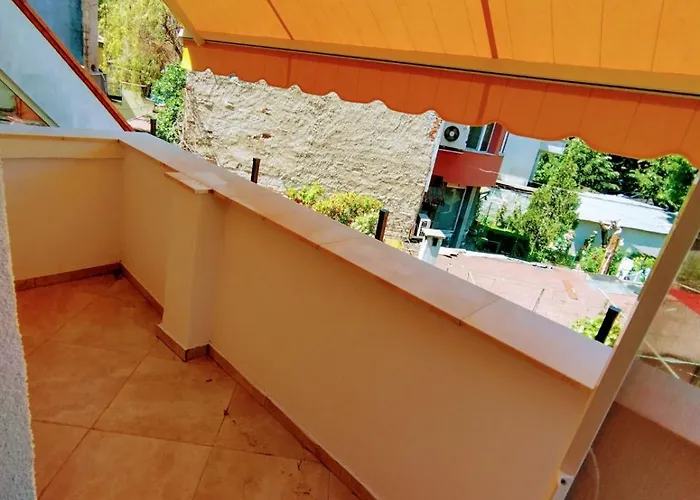 Moon House Red Lejlighed