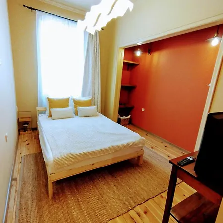 아파트 Moon House Red 플로브디프